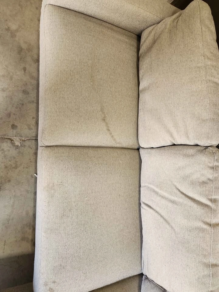 🇨🇦  Large 2 piece modular sectional couch - photo 5