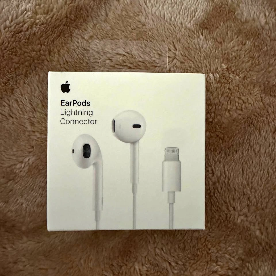 Apple EarPods with Lightning Connector
