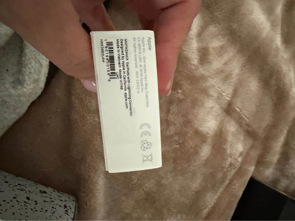 Apple EarPods with Lightning Connector - photo 3