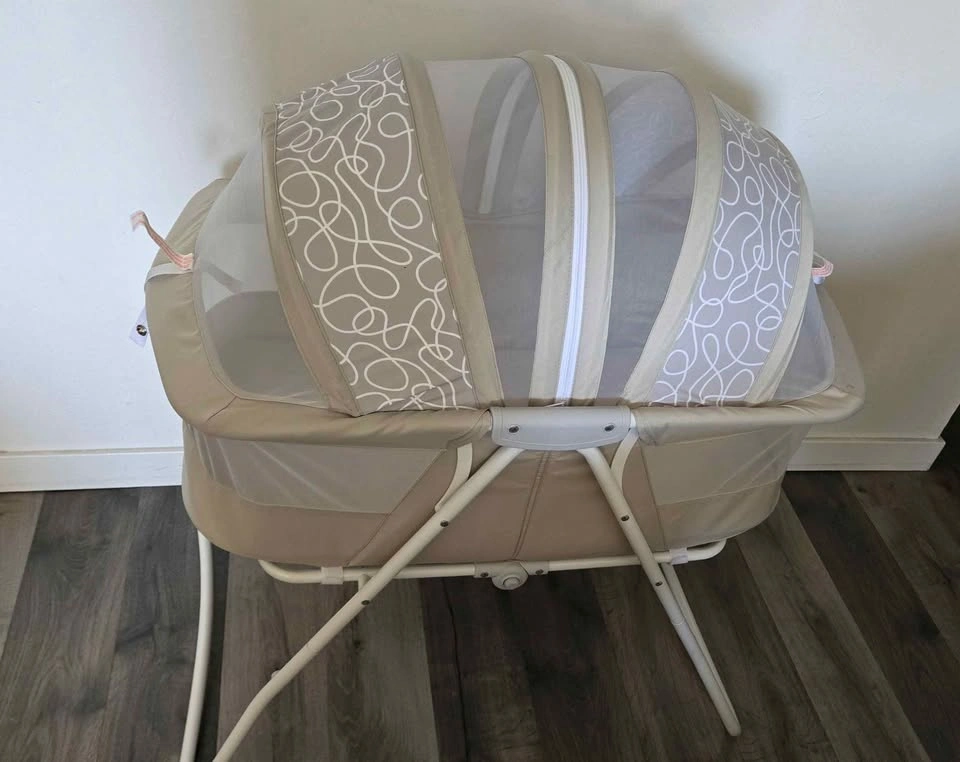 Portable Folding Baby Bassinet (Dream On Me Karley) - Like New - photo 2
