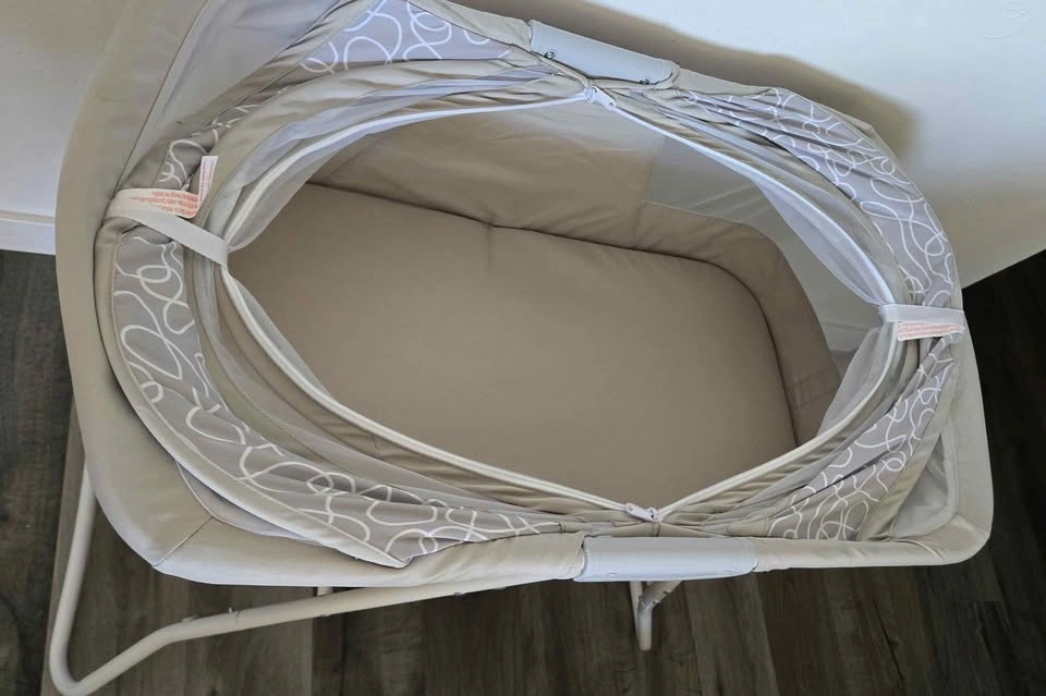 Portable Folding Baby Bassinet (Dream On Me Karley) - Like New - photo 3