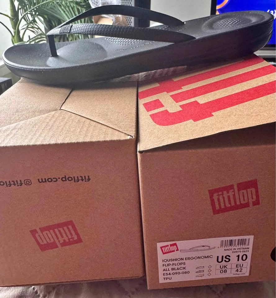 FitFlop iQushion Ergonomic Flip-Flops