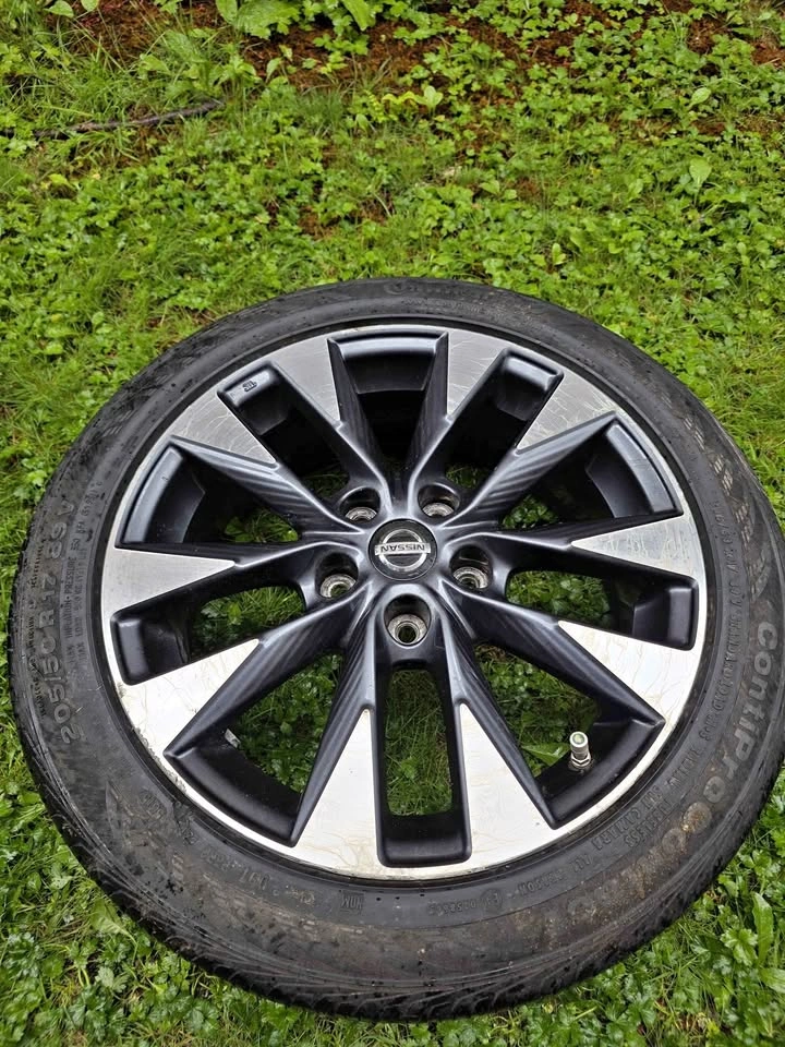 2017 Nissan Sentra 17" Alloy Wheels with Continental Tires