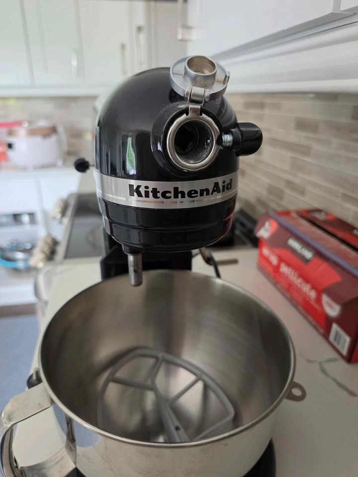 KitchenAid Professional Bowl-Lift Stand Mixer with attachments - photo 2