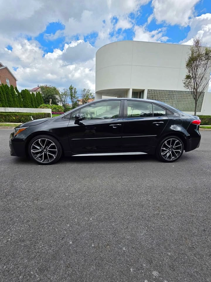 2020 Toyota Corolla · SE Sedan 4D - photo 2