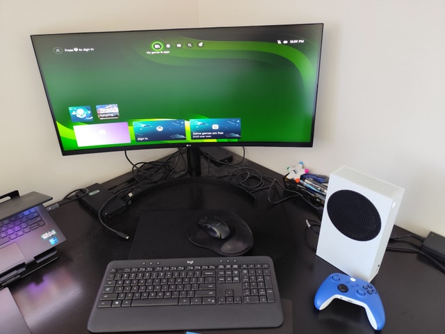 (Delivery) Xbox Series S w/games - photo 4