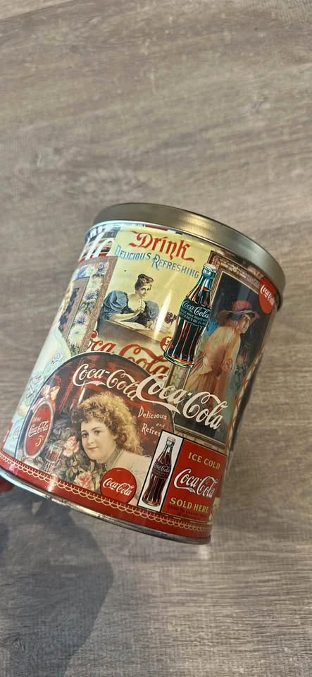 Coca-Cola Vintage Advertising Jigsaw Puzzle in Collector Tin