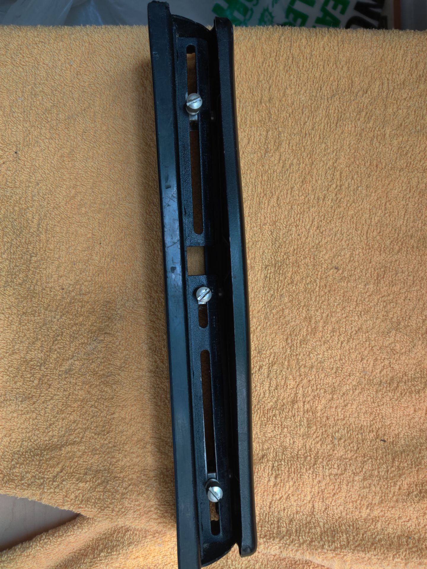 Black Iron Paper Puncher – Heavy-Duty Binder & File Punch - photo 3