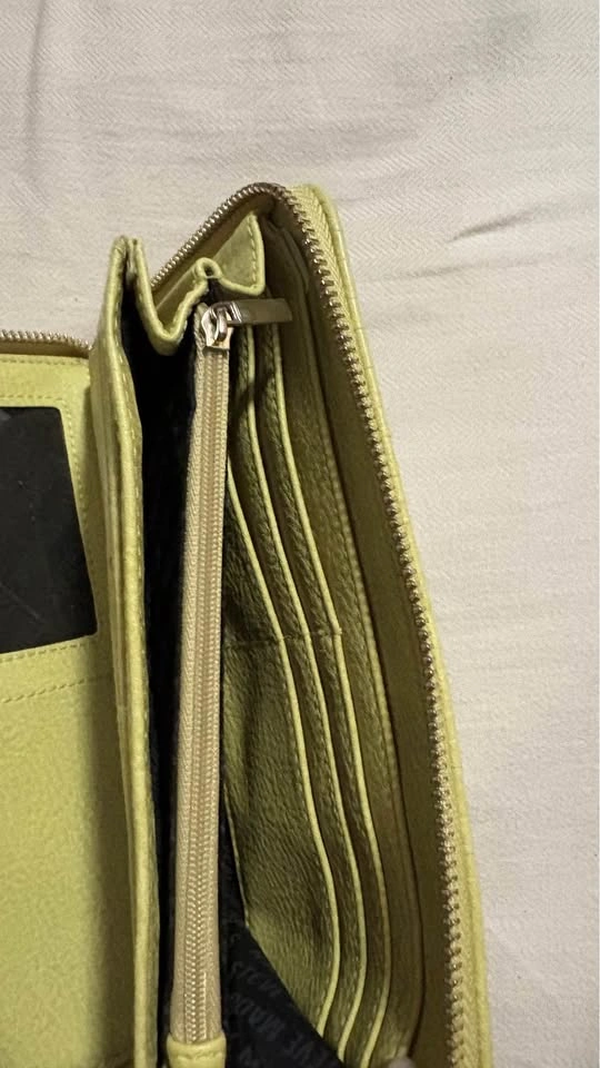FREE purse, STEVE MADDEN - photo 3