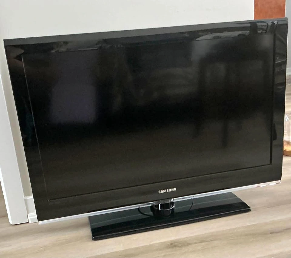 Samsung LCD TV