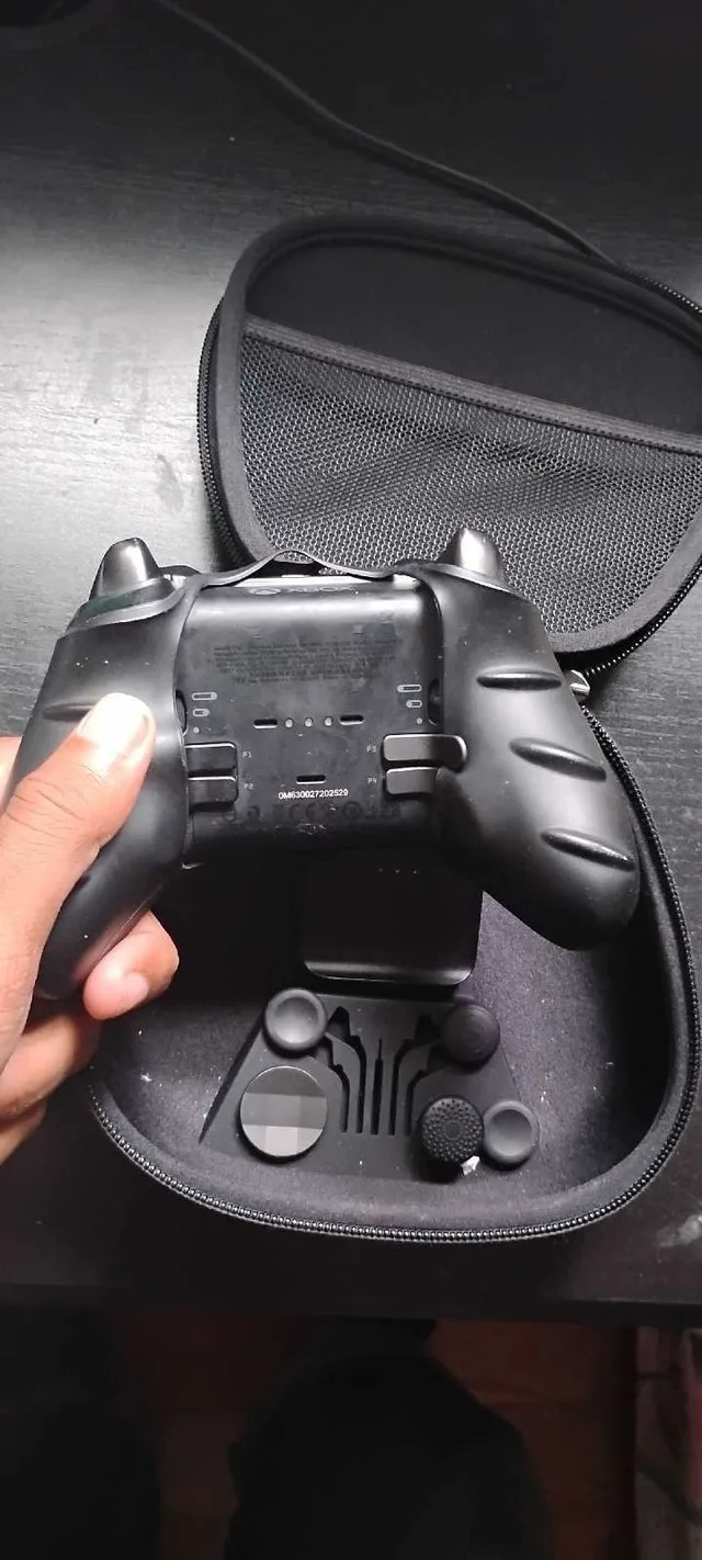 Xbox Elite 2 Controller - photo 2