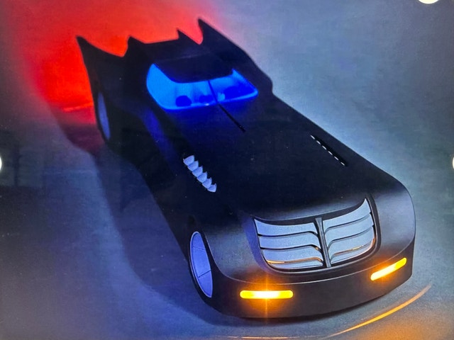 DC COMICS BATMAN ANIMATED SERIES BATMOBILE - photo 2