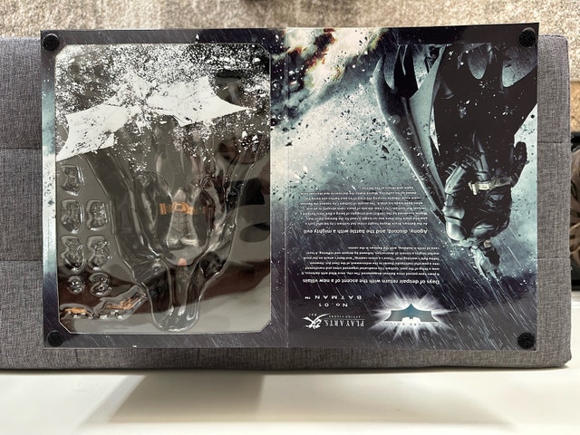BATMAN BLACK METALLIC THE DARK KNIGHT PLAY ACTION FIGURE No 1 - photo 5