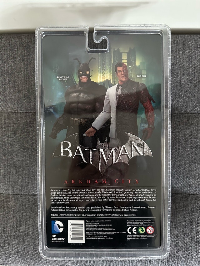 BATMAN DC COLLECTABLES ARKHAM CITY TWO FACE ACTION FIGURE - photo 2