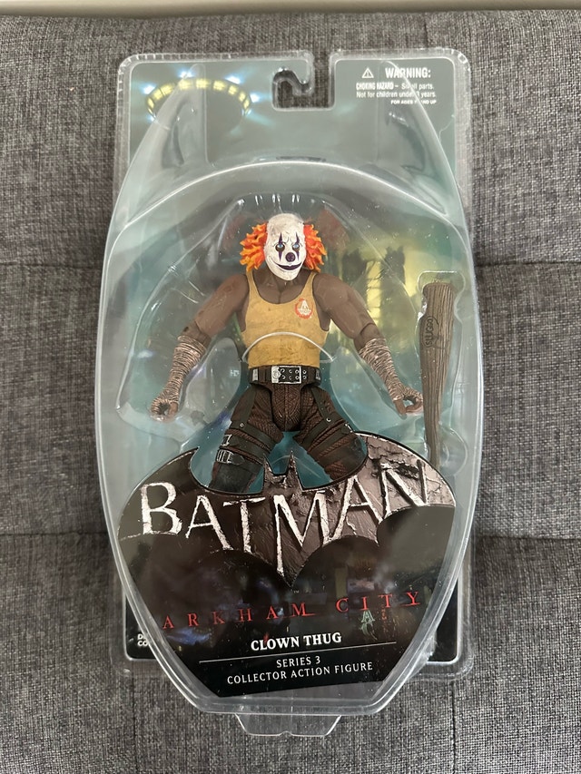 BATMAN DC COLLECTABLES ARKHAM CITY CLOWN THUG ACTION FIGURE