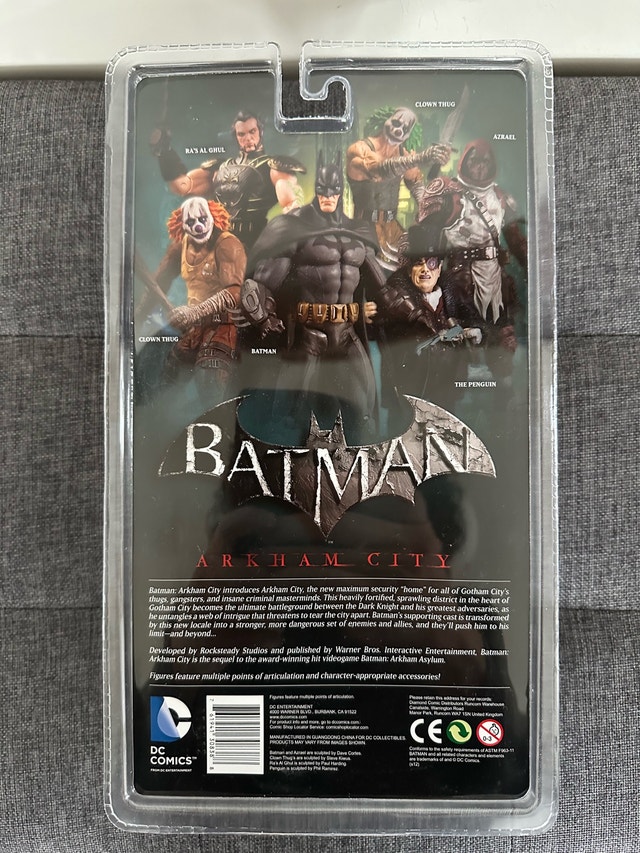 BATMAN DC COLLECTABLES ARKHAM CITY CLOWN THUG ACTION FIGURE - photo 2