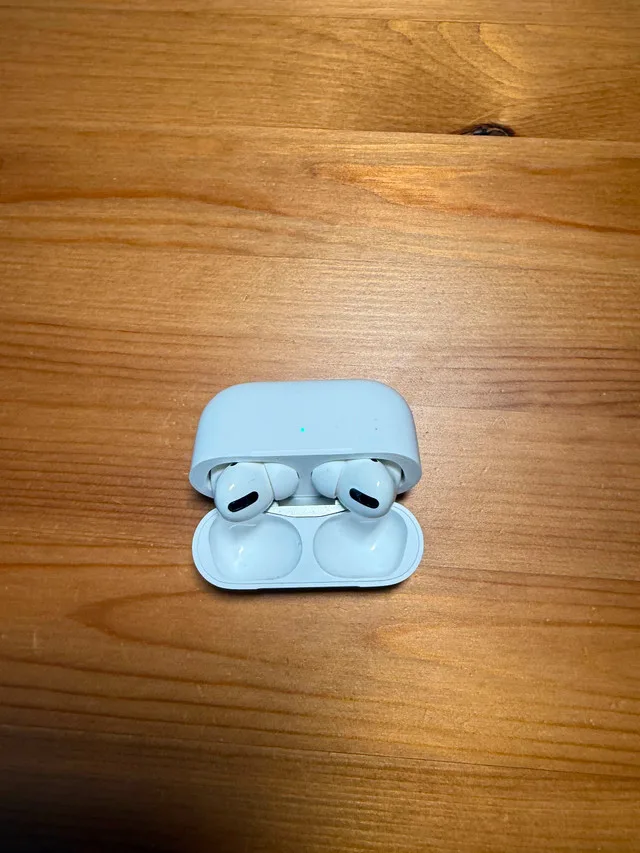 AirPod Pro 1st Gen - used thumbnail
