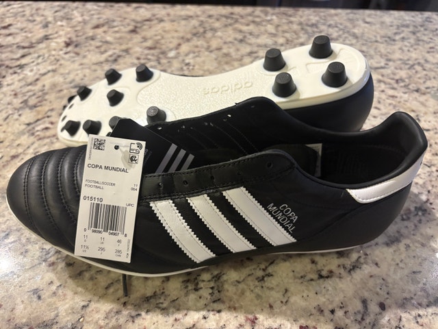 adidas - Copa Mundial Soccer cleats (outdoor) Size Men 11.5 US
