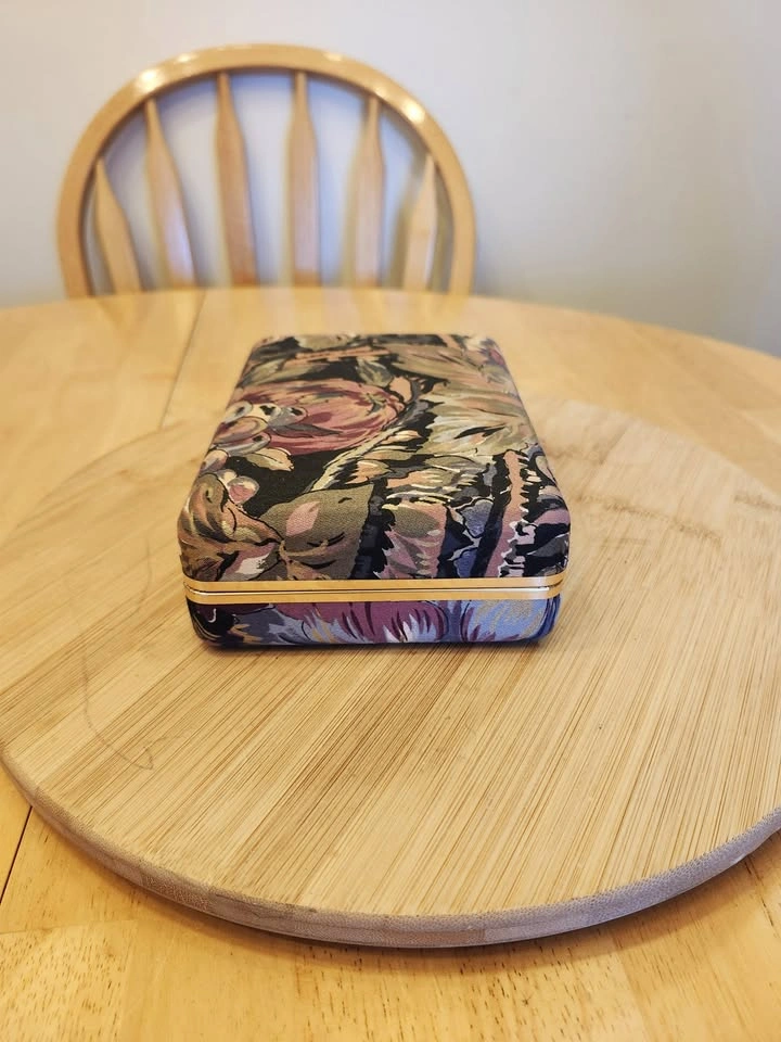 🏈 Padded Cloth Jewelry Box with Tapestry Print - photo 2