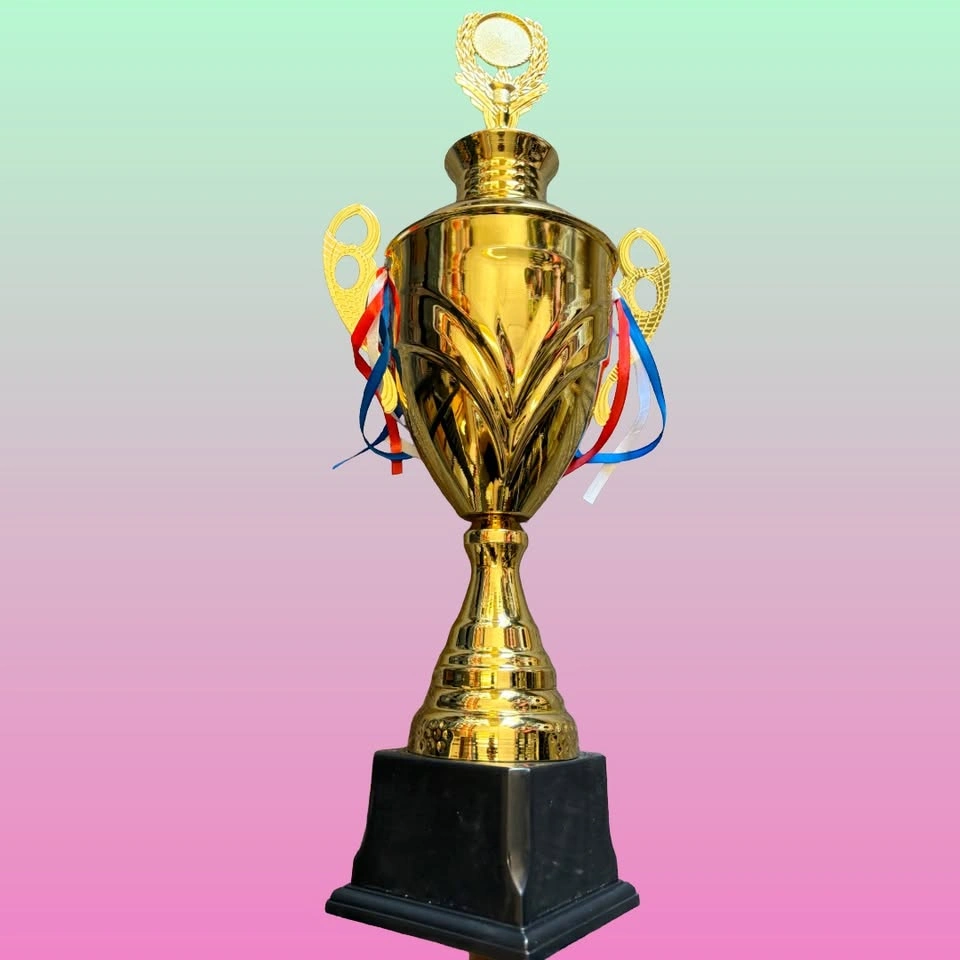 28" Gold Trophy Cup with Lid & Ribbons - photo 4