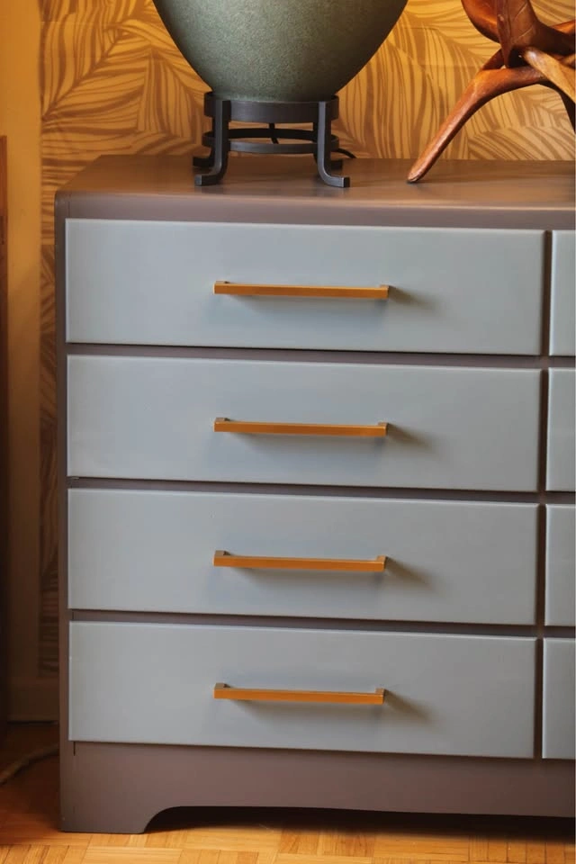 Refinished Mid-Century Modern 8 Drawer Dresser - photo 2