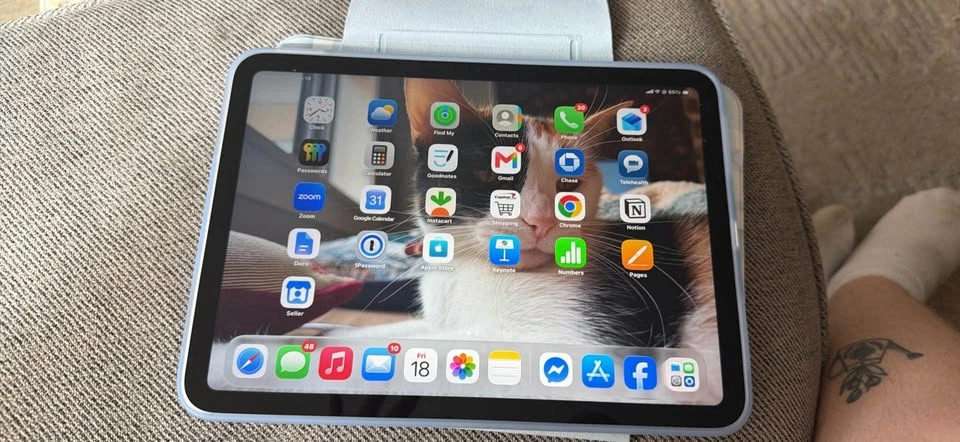 Apple IPad 11 gen A16 - photo 2