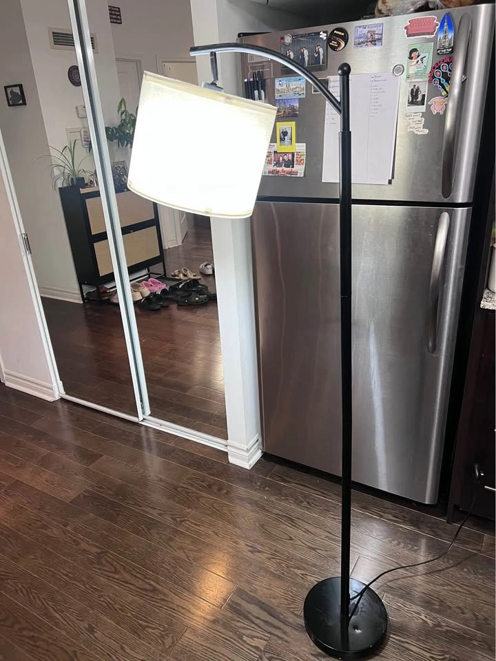 Standing Lamp (Smart bulb controlled by App) (Price negotiable) - photo 2