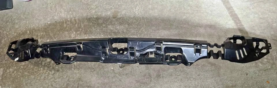 BMW 2016-2021 OEM F87 M2 BRACKET: CENTER REAR BUMPER MOUNT