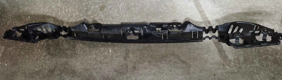 BMW 2016-2021 OEM F87 M2 BRACKET: CENTER REAR BUMPER MOUNT - photo 2