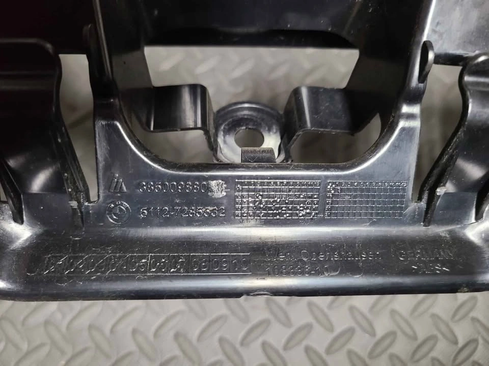 BMW 2016-2021 OEM F87 M2 BRACKET: CENTER REAR BUMPER MOUNT - photo 3