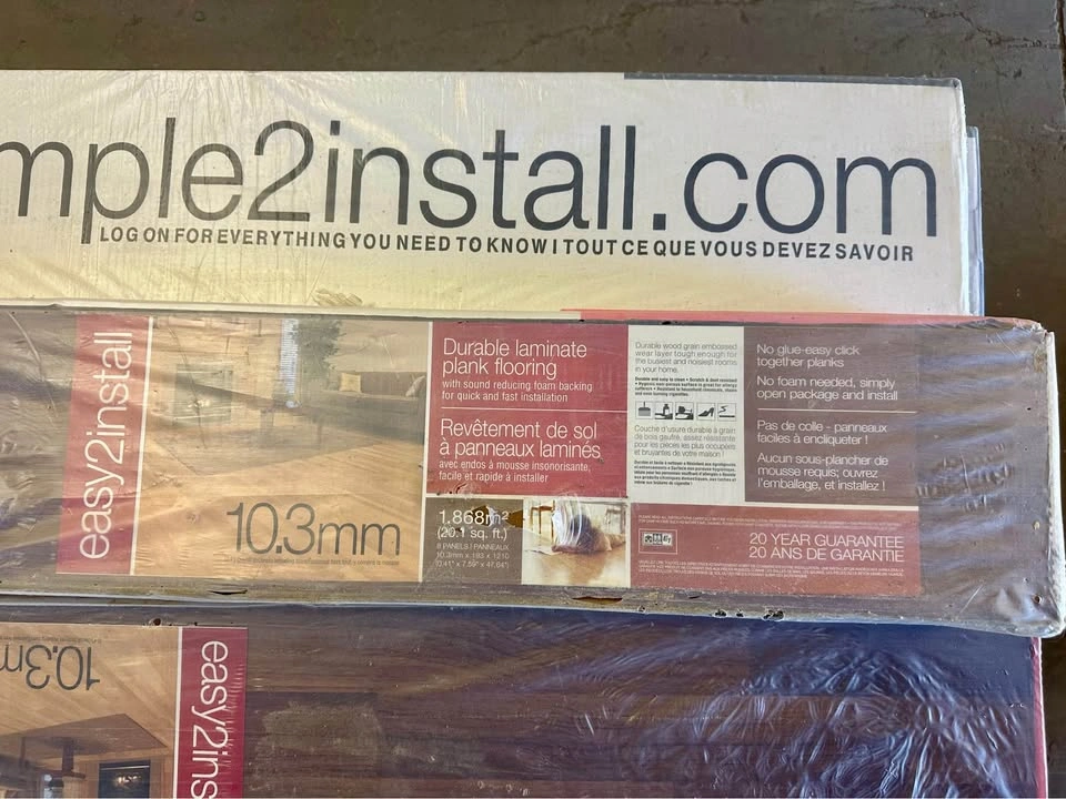 29 boxes (582 sq. ft) easy2install Grand Walnut Laminate - photo 2