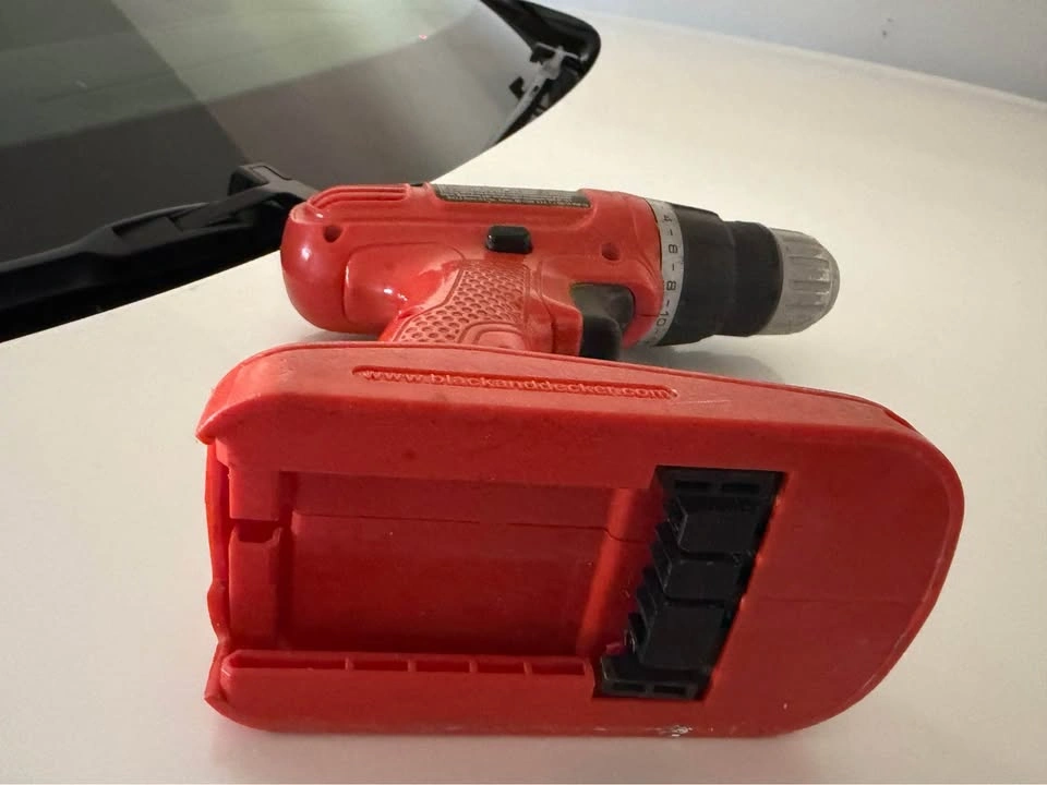 Black & Decker Cordless Drill - photo 2