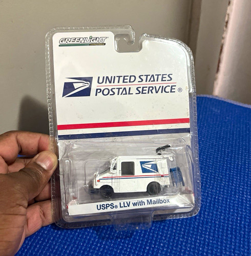 GreenLight USPS LLV w/ Mailbox 1:64 Diecast Truck Limited Editio