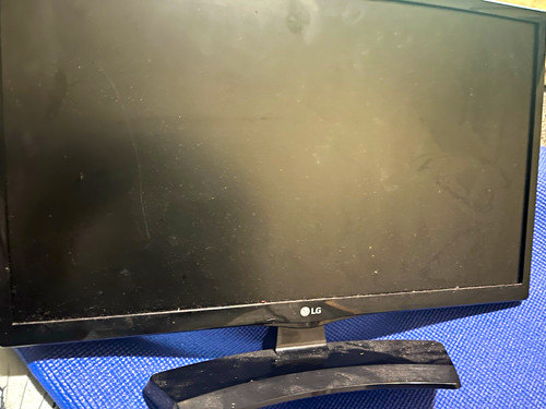 LG 15 in LCD Flat Screen Television TV 1080p FHD Black