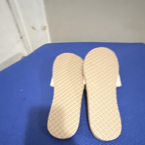 Women’s Beige/White Leather Slide Sandals Flower Accent US 7 - photo 2