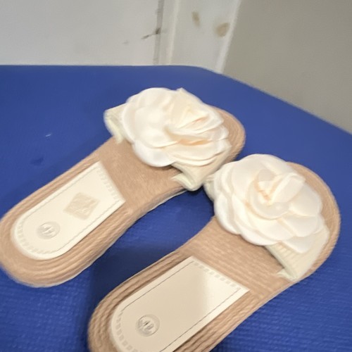 Women’s Beige/White Leather Slide Sandals Flower Accent US 7 - photo 3