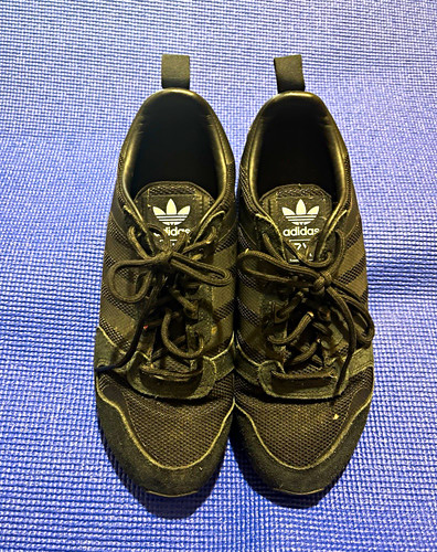 adidas Originals Men’s Low Top Lace-Up Athletic Sneakers Black S