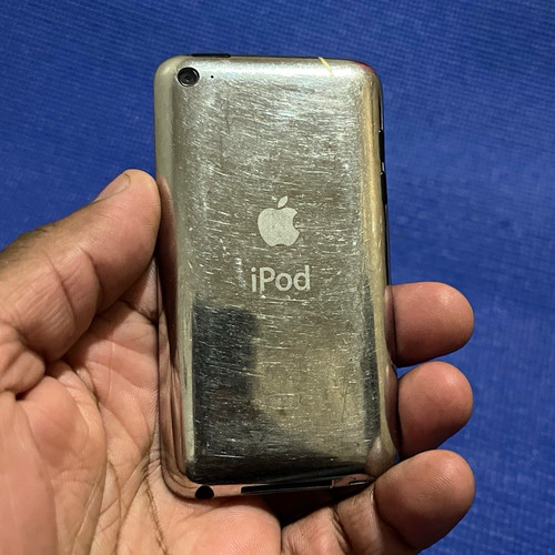 Apple iPod Touch 2nd Gen 8GB Black