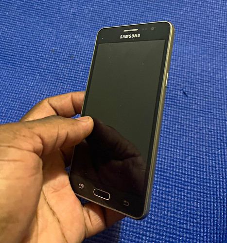 Samsung Galaxy On5 64GB Black Smartphone For Parts