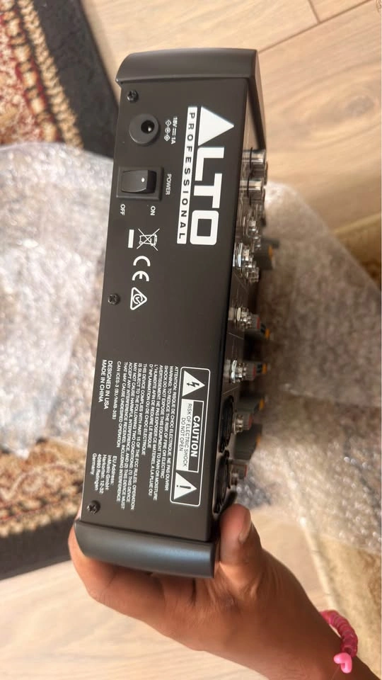 Alto Professional ZEPHYR ZMX862 6-Channel 2-Bus Compact Mixer - photo 2