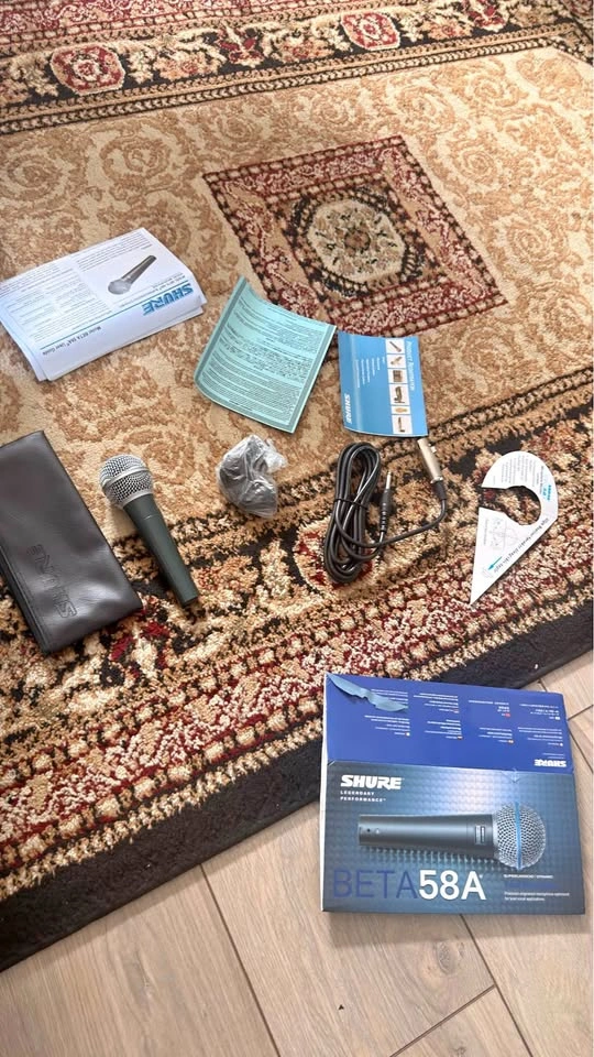 Alto Mixer + Shure Beta 58A Microphone set