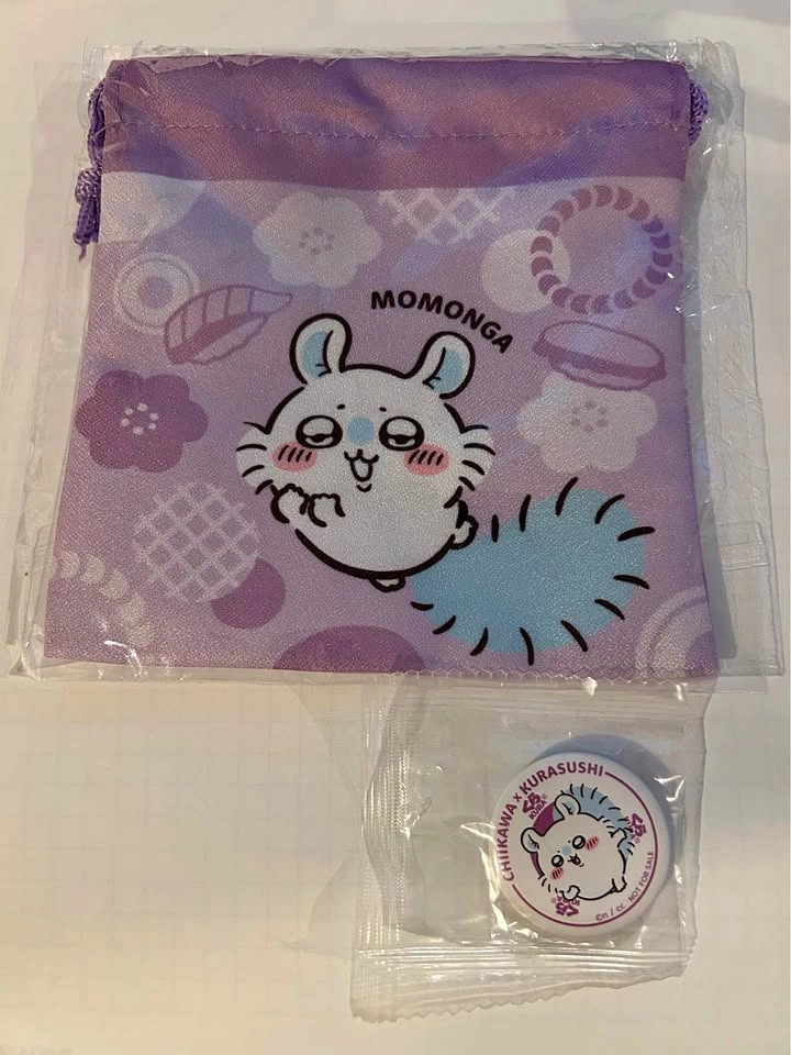 Chiikawa x Kura Sushi Momonga Drawstring Pouch and Pin Set