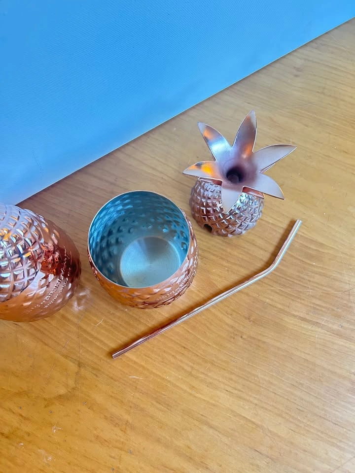 Set of 2 copper plated pineapple cups with straws - photo 3