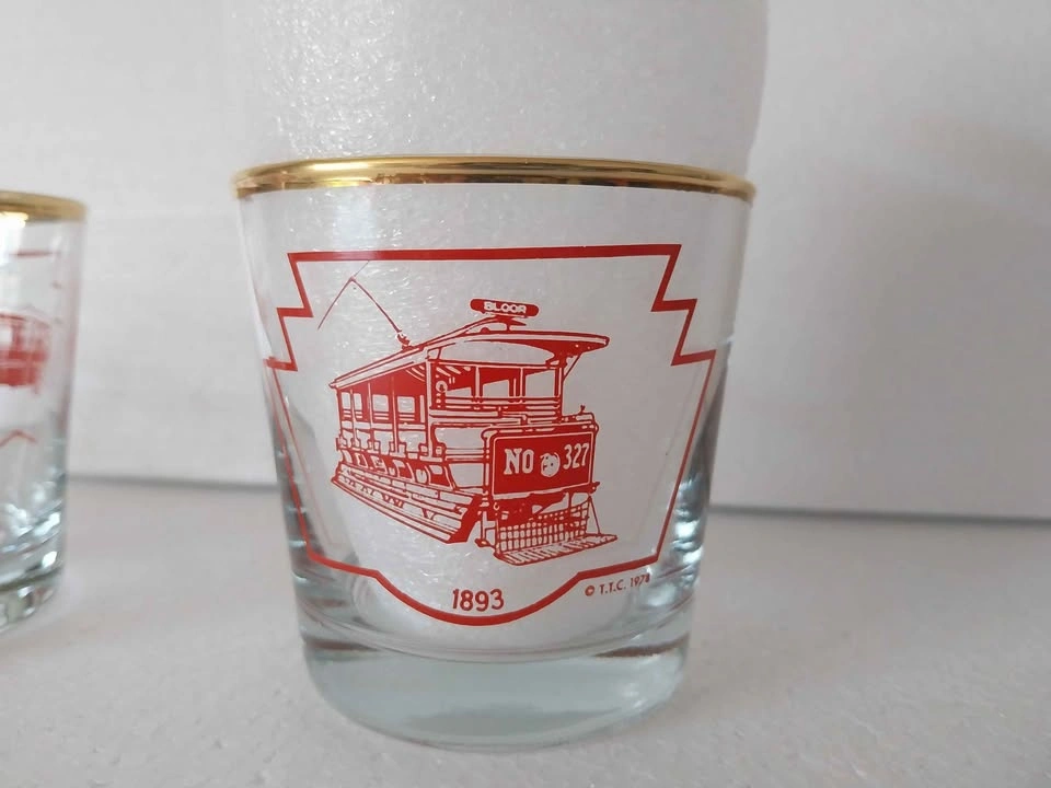 Vintage 1978 TTC Historical Vehicle Drinking Glass Set - photo 3
