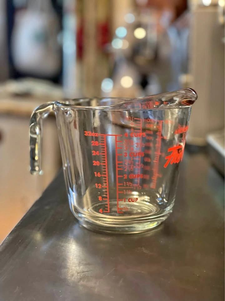 Fireking 4 Cup measuring/mixing bowl