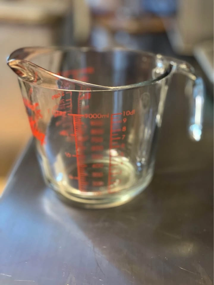Fireking 4 Cup measuring/mixing bowl - photo 3