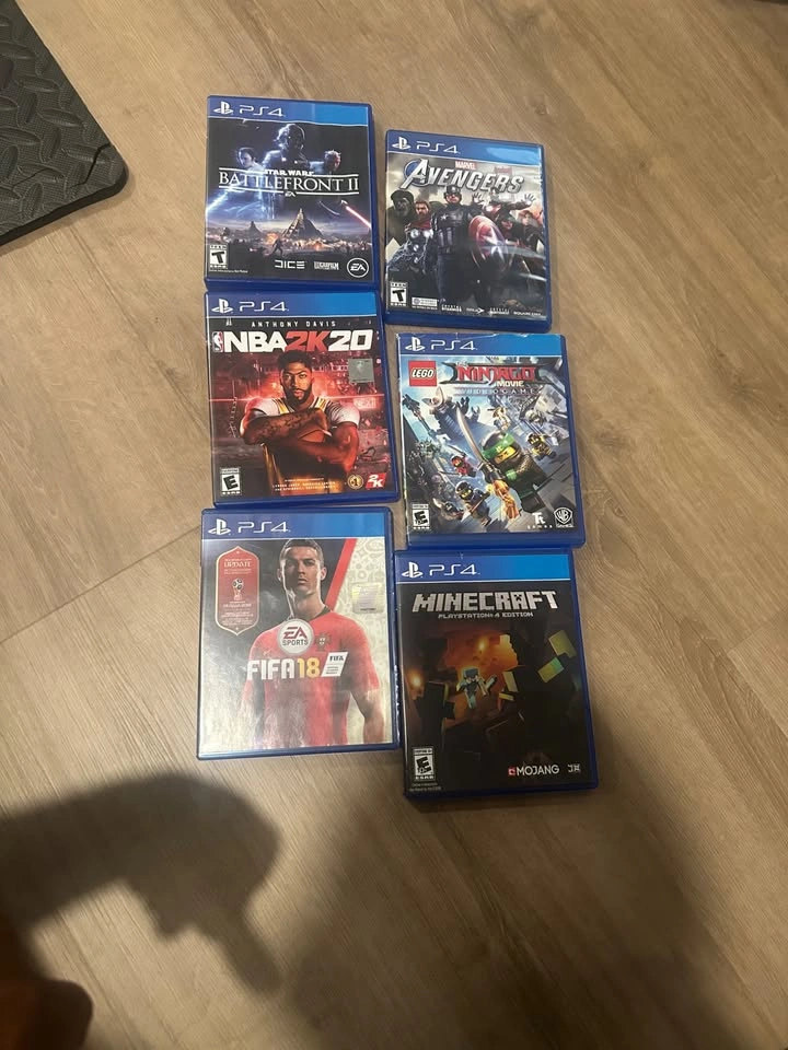 PlayStation 4, two controllers and games - photo 2