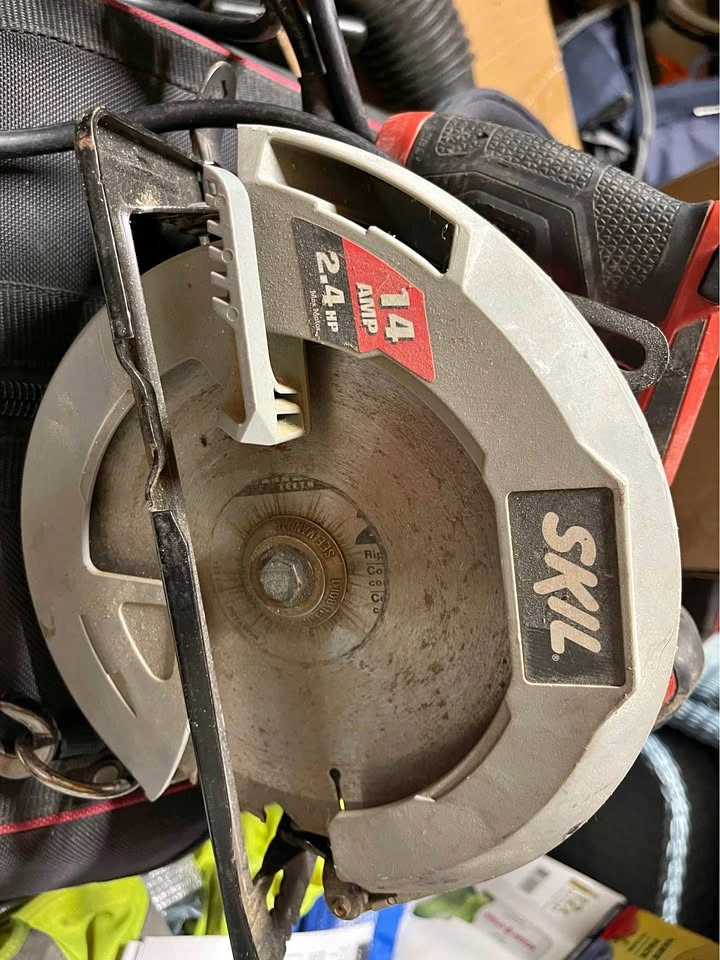 SKIL 14amp corded 7-1/4-inch circular saw