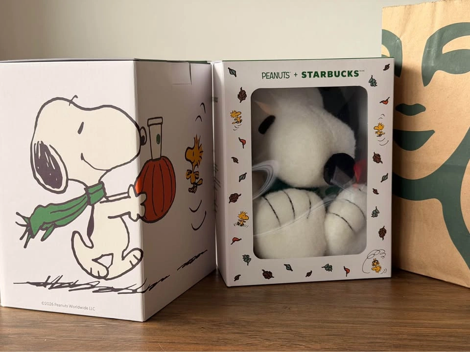 Starbucks x Peanuts Snoopy Plush - Brand New, Sealed - photo 3