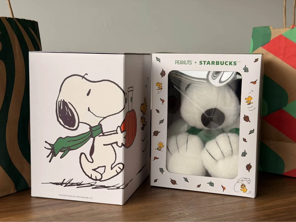 Starbucks x Peanuts Snoopy Plush - Brand New, Sealed - photo 4